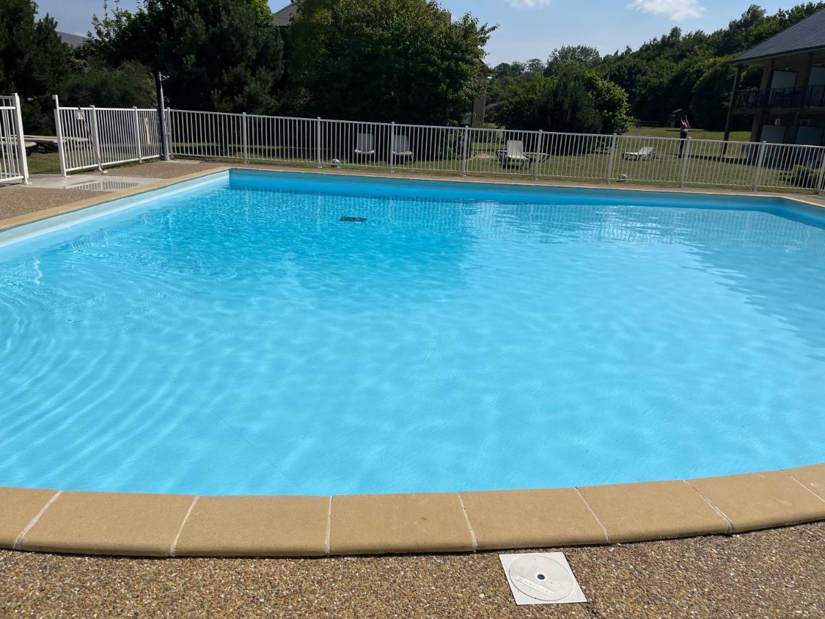 Studio Cote Piscine Apartment Equemauville Ngoại thất bức ảnh